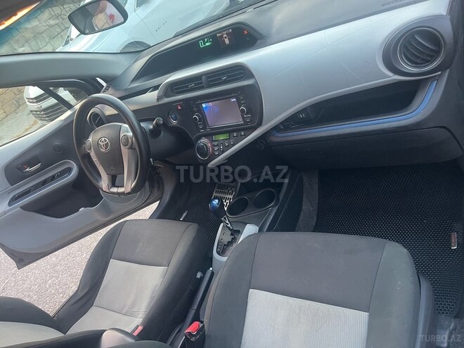 Toyota Prius C 2012, 201,200 km - 1.5 l - Bakı