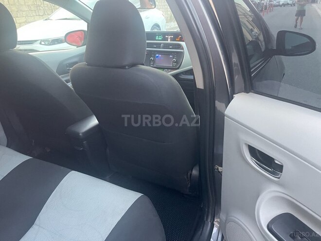 Toyota Prius C 2012, 201,200 km - 1.5 l - Bakı