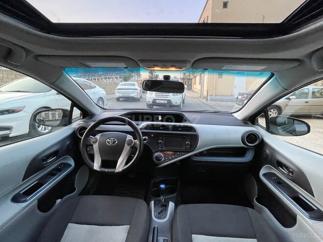 Toyota Prius C 2012, 201,200 km - 1.5 l - Bakı