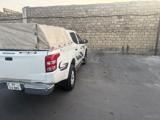 Mitsubishi L200 2016, 289,000 km - 2.4 l - Bakı