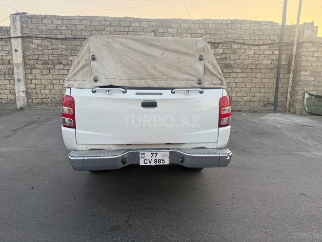 Mitsubishi L200 2016, 289,000 km - 2.4 l - Bakı