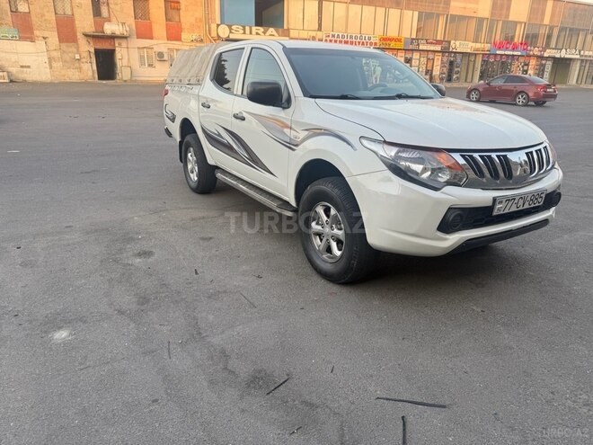 Mitsubishi L200 2016, 289,000 km - 2.4 l - Bakı