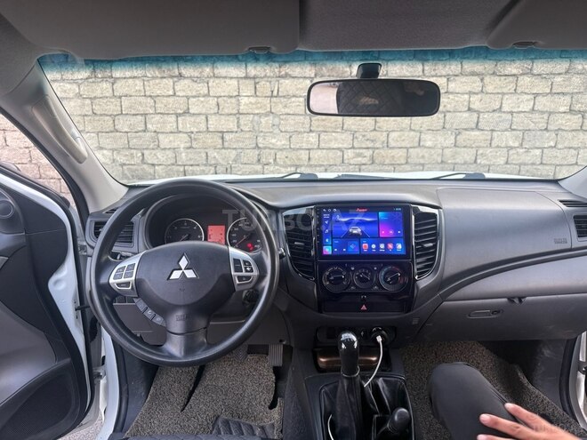 Mitsubishi L200 2016, 289,000 km - 2.4 l - Bakı