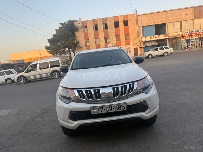 Mitsubishi L200 2016, 289,000 km - 2.4 l - Bakı