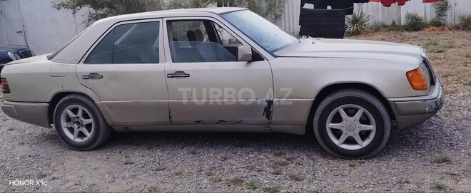Mercedes E 200 d 1987, 150,000 km - 2.0 л - Saatlı