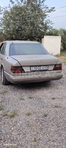 Mercedes E 200 d 1987, 150,000 km - 2.0 л - Saatlı