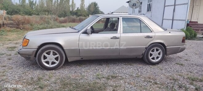 Mercedes E 200 d 1987, 150,000 km - 2.0 л - Saatlı