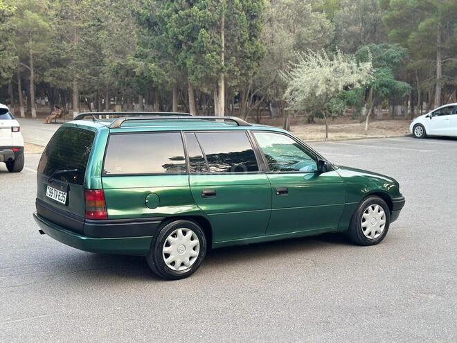 Opel Astra 1996, 321,000 km - 1.6 l - Sumqayıt