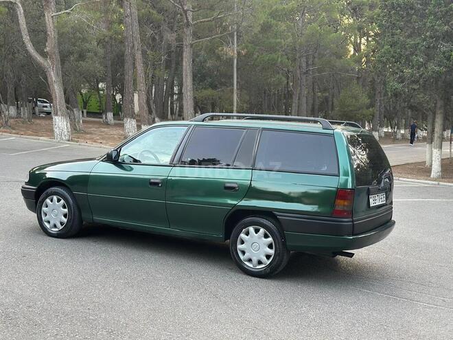 Opel Astra 1996, 321,000 km - 1.6 l - Sumqayıt