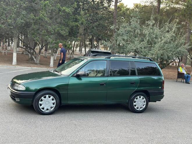 Opel Astra 1996, 321,000 km - 1.6 l - Sumqayıt