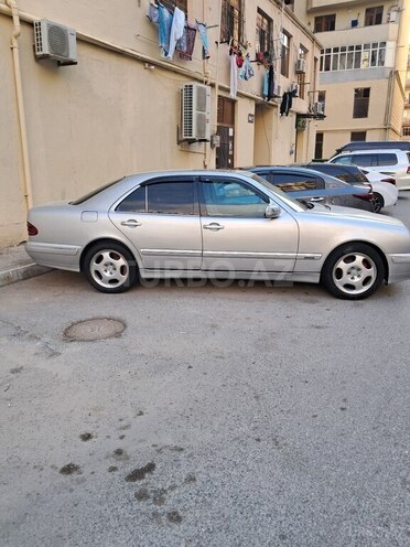Mercedes E 220 d 2000, 455,000 km - 2.2 л - Bakı