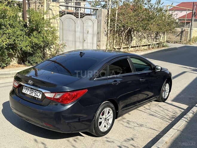 Hyundai Sonata-11