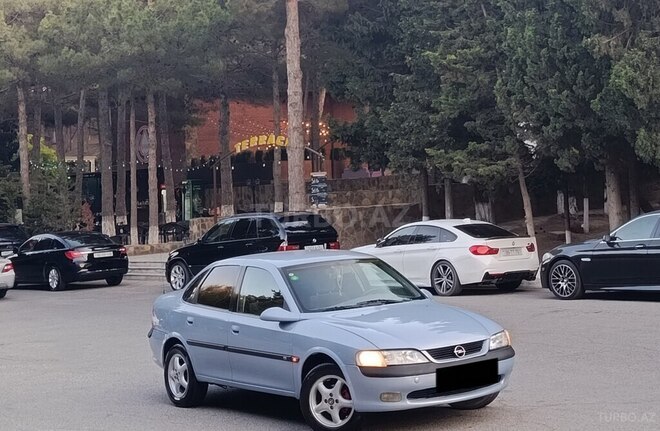 Opel Vectra 1997, 298,000 km - 1.8 l - Sumqayıt