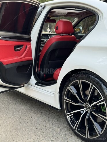 BMW 528 2014, 230,000 km - 2.0 l - Saatlı
