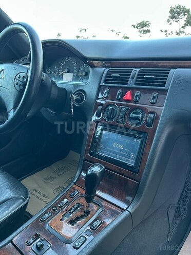 Mercedes E 240 2000, 210,000 km - 2.4 l - Bakı