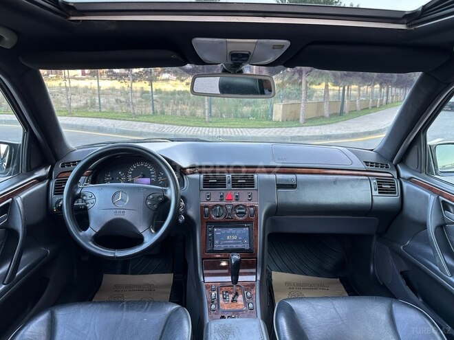 Mercedes E 240 2000, 210,000 km - 2.4 l - Bakı