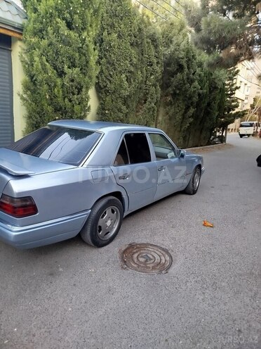 Mercedes E 200 d 1993, 386,524 km - 2.0 л - Bakı