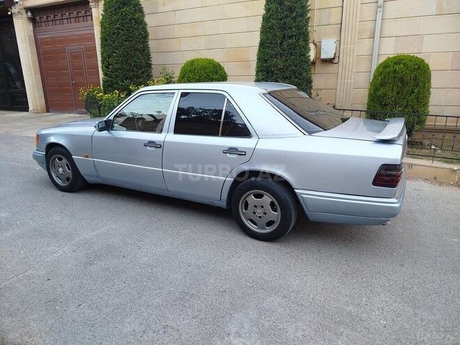 Mercedes E 200 d 1993, 386,524 km - 2.0 л - Bakı