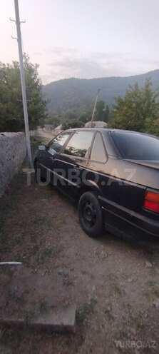 Volkswagen Passat 1988, 587,777 km - 1.8 l - Balakən