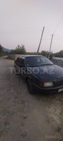 Volkswagen Passat 1988, 587,777 km - 1.8 l - Balakən