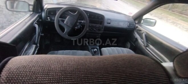 Volkswagen Passat 1988, 587,777 km - 1.8 l - Balakən