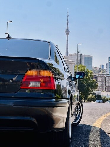 BMW 528 1999, 378,000 km - 2.8 l - Bakı