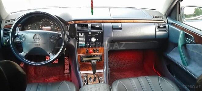 Mercedes E 240 2000, 325,000 km - 2.4 l - Beyləqan