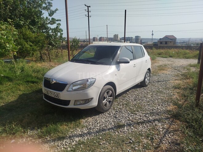 Skoda Fabia 2013, 215,000 km - 1.6 л - Bakı
