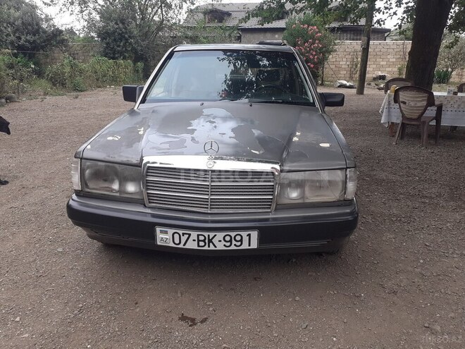 Mercedes 190 1990, 450,000 km - 2.0 l - Astara