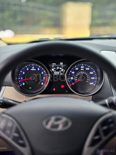 Hyundai Elantra 2015, 270,370 km - 1.8 л - Bakı