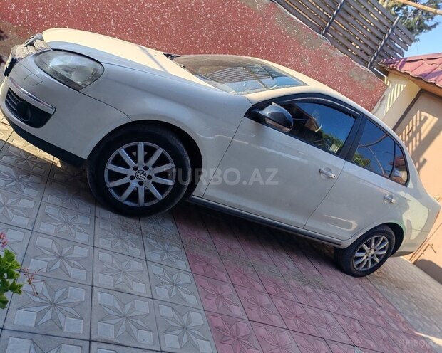 Volkswagen Jetta-16