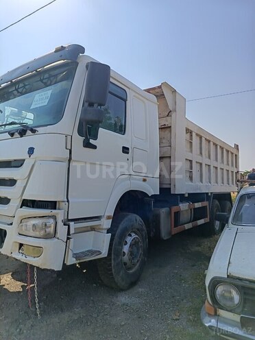 HOWO Sinotruk 2010, 200,000 km - 9.5 l - Gəncə