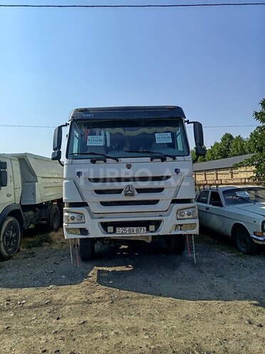 HOWO Sinotruk 2010, 200,000 km - 9.5 l - Gəncə