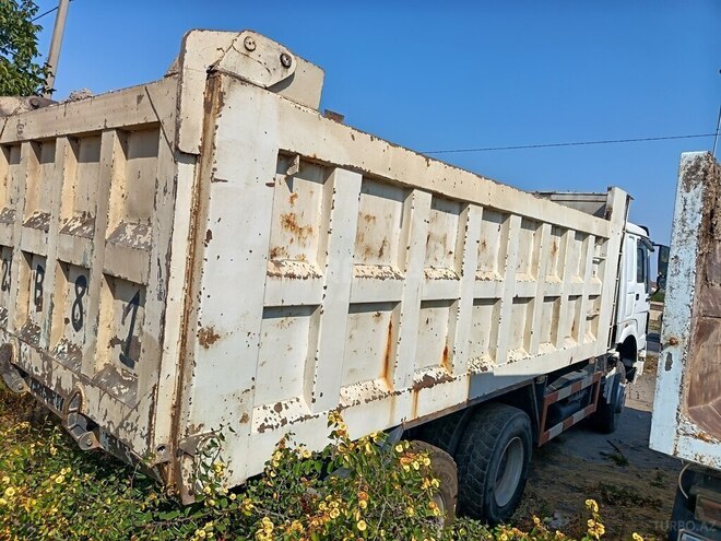 HOWO Sinotruk 2010, 200,000 km - 9.5 l - Gəncə