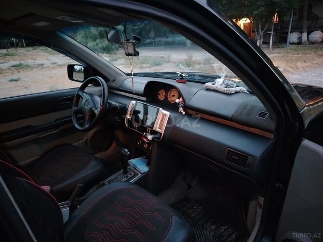 Nissan X-Trail 2001, 220,000 km - 2.0 l - Salyan