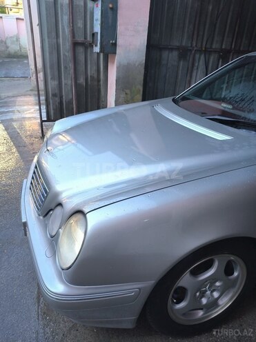 Mercedes E 270 2000, 500,000 km - 2.7 l - Bakı