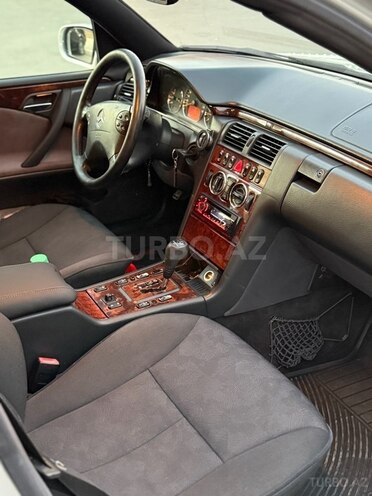 Mercedes E 270 2000, 450,000 km - 2.7 l - Yevlax