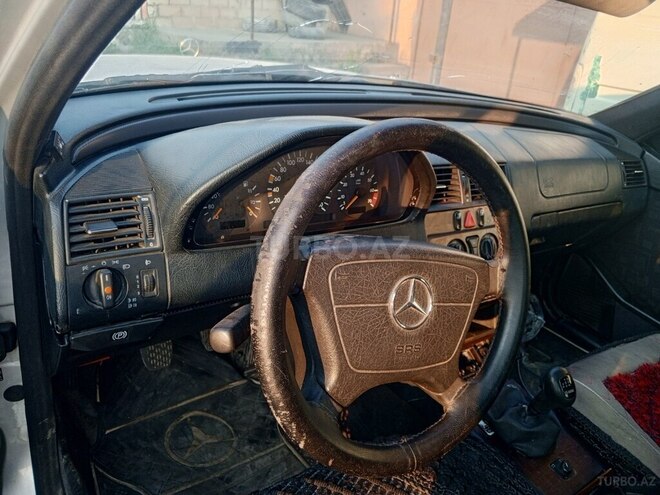 Mercedes C 180 1996, 209,464 km - 1.8 l - Zaqatala