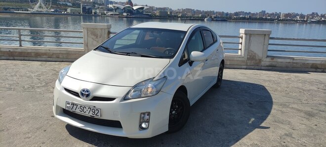 Toyota Prius 2015, 289,682 km - 1.8 л - Bakı