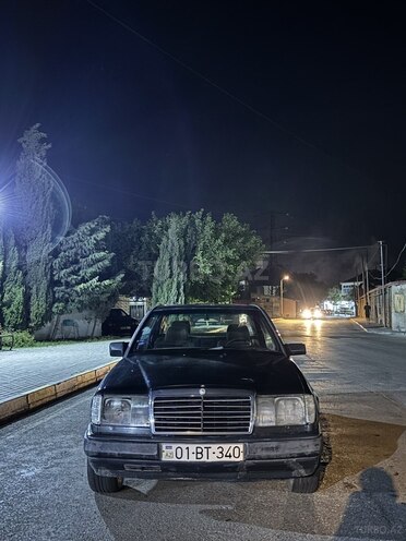 Mercedes E 230 1995, 325,600 km - 2.3 l - Bakı