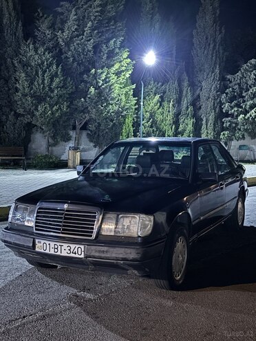 Mercedes E 230 1995, 325,600 km - 2.3 l - Bakı