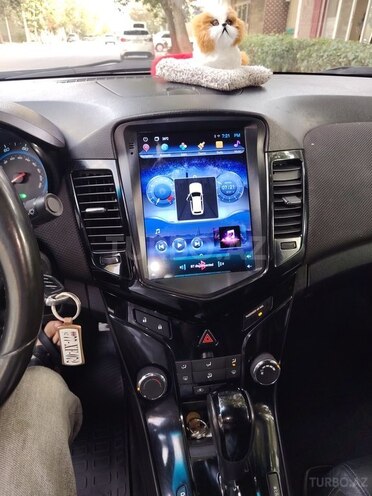 Chevrolet Cruze 2011, 29,000 km - 1.4 l - Yevlax