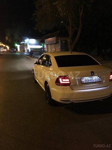Volkswagen Polo 2019, 85,000 km - 1.6 l - Bakı