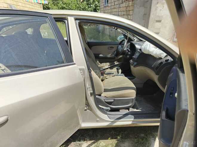 Hyundai Elantra 2010, 200,000 km - 2.0 l - Şirvan