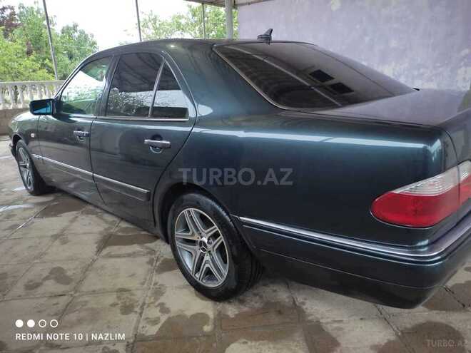 Mercedes E 240 1999, 326,000 km - 2.4 l - Salyan