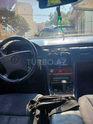 Mercedes E 240 1997, 422,391 km - 2.4 l - Bakı