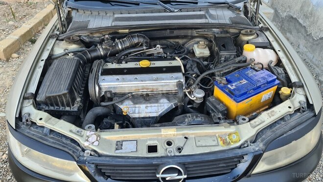 Opel Vectra 1996, 100,000 km - 1.8 l - Gəncə
