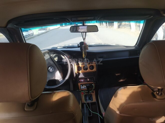 Mercedes 190 1992, 450,000 km - 2.0 l - Sumqayıt