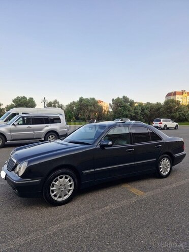 Mercedes E 280 1999, 244,490 km - 2.8 л - Bakı