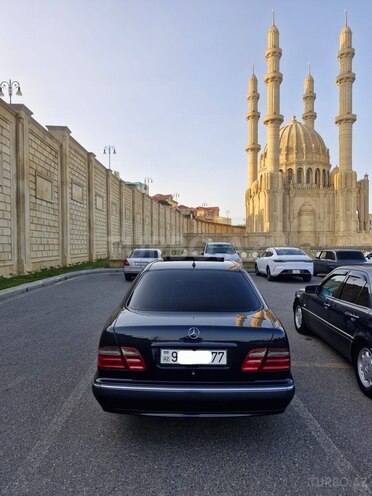 Mercedes E 280 1999, 244,490 km - 2.8 л - Bakı